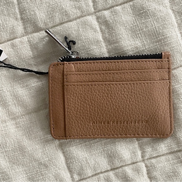 ❤️ NWT Aimee Kestenberg Alia Slim ID Wallet Tan Vachetta Leather - Picture 2 of 7